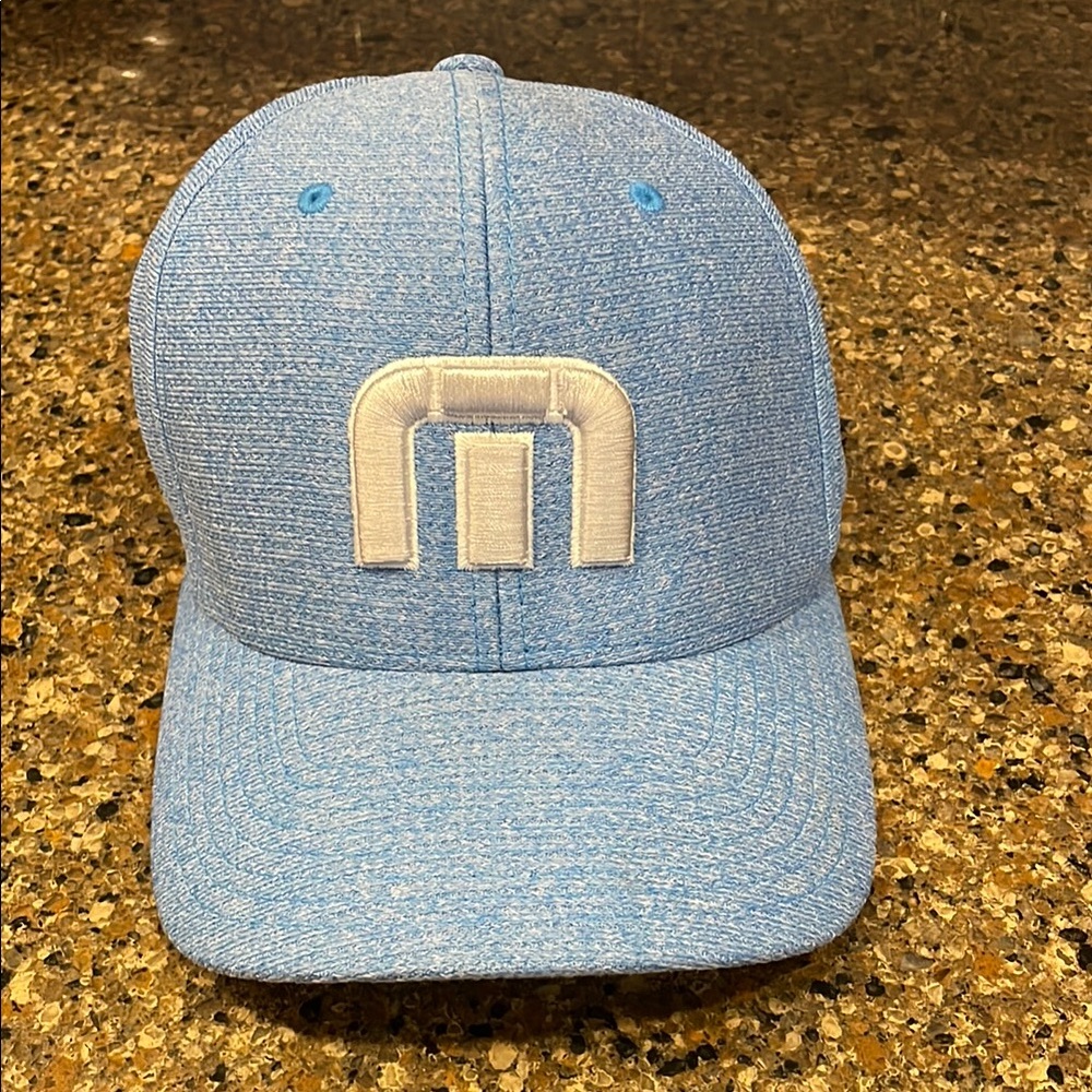 Travis Mathew Light Blue White Logo Golf Cap Flexfit Size Small Medium